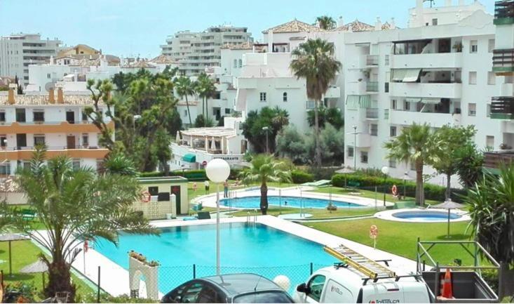 Sea View Studio Apartment Benalmadena Bagian luar foto